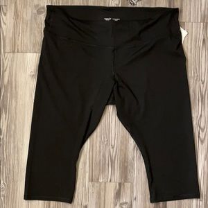 Old Navy Go Dry Elevate Legging